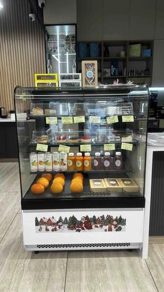 Витрина кондитерская Carbona 0,9 метров ширина.