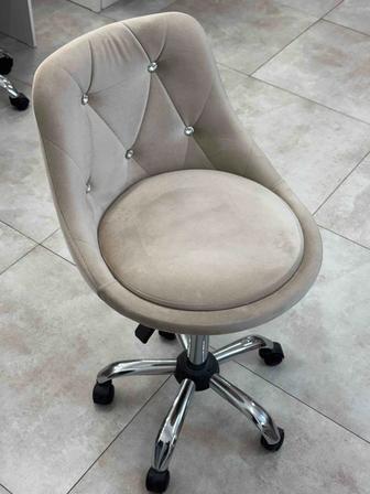 Продам стул для визажиста