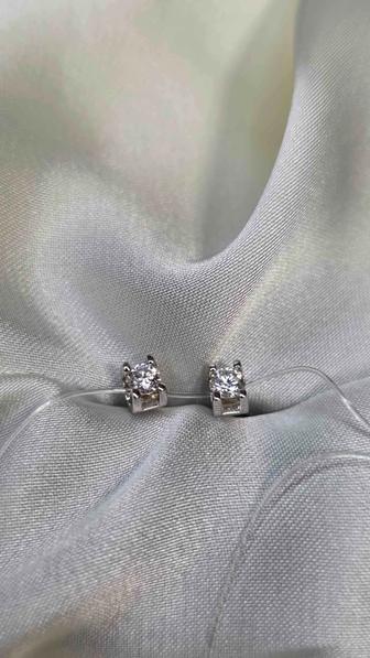 Пусеты с натуральными бриллиантами новые