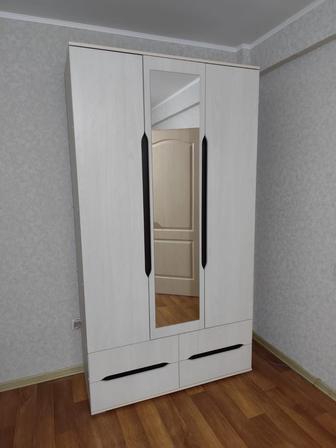Продам гардеробный шкаф