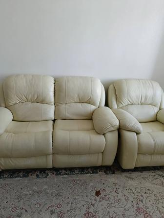 Продается диван и кресло