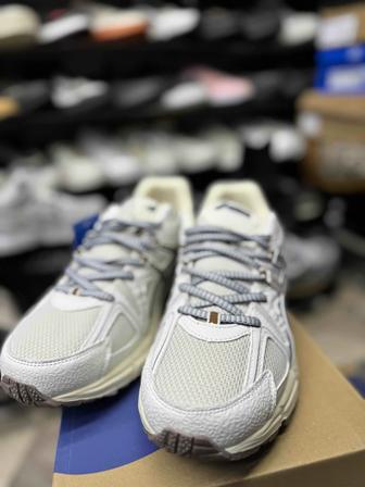 Кросовки asics