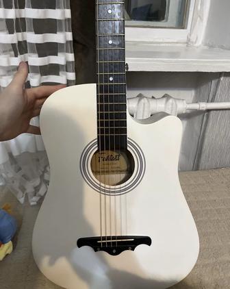 продам срочно гитару fantast f-38 wh