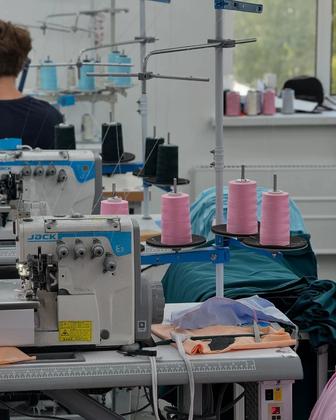 Услуги швейного цеха, ателье. Пошив одежды