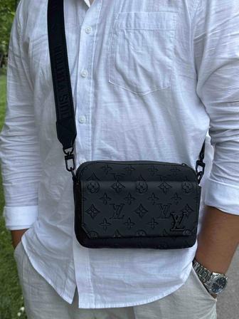 Барсетки Louis Vuitton