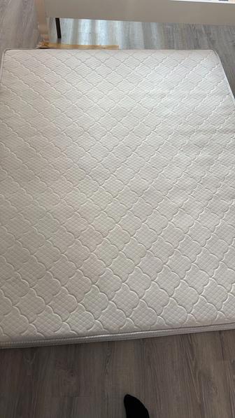 Продам матрас 160 на 200