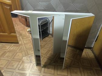 Продам подвесной шкаф зеркало для ванной комнаты