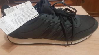 Кроссовки фирмы Adidas.