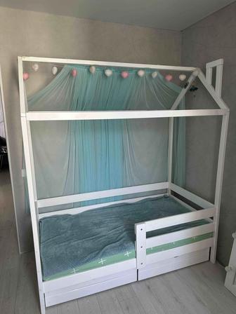 Продам кровать-домик