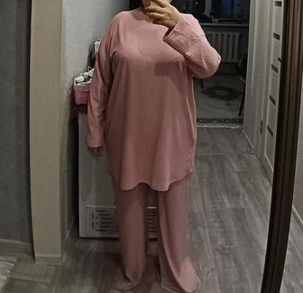 Продам костюм женский 58/60 размер 2 шт.