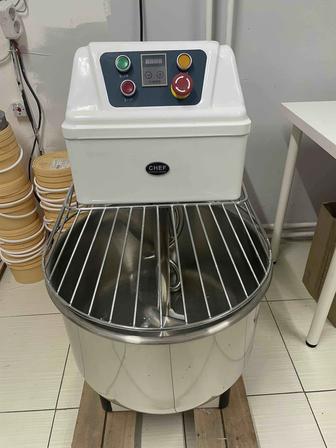 СРОЧНО Продам тестомес 54л, совсем новый.
