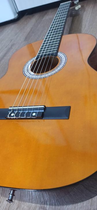 Классическая гитара абсолютно новая