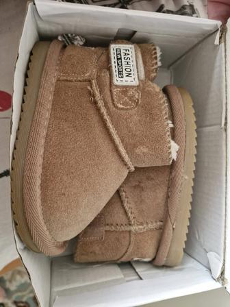 Продам угги детские 17 р