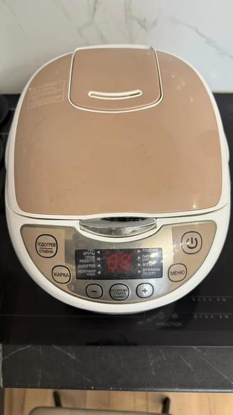 Продам мультиварку в отличном состоянии