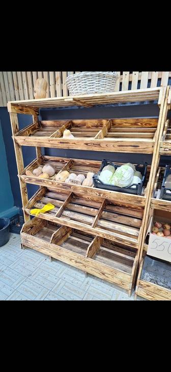 Деревянные полки для магазина
