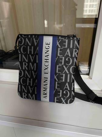 Продаю барсетку Armani Exchange