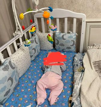 Продам бортики подушки на детскую кроватку