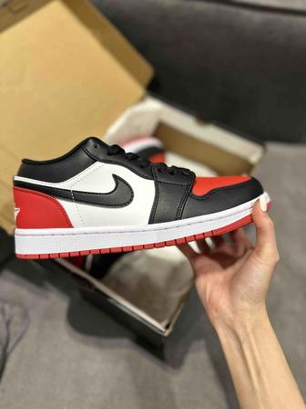 Продам новые Nike Air Jordan 1 low Bred toe