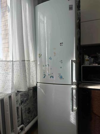 Продам холодильник