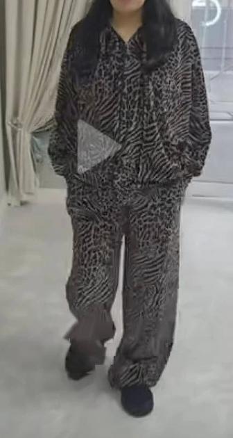 Продам костюм