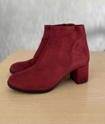 Ботинки женские короткие