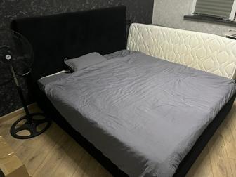 Кровать и матрас