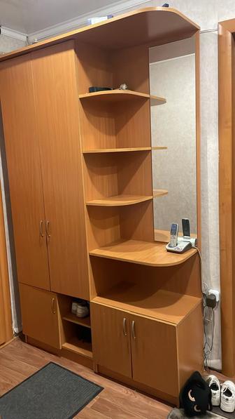 Продаю гарнитур в прихожую.