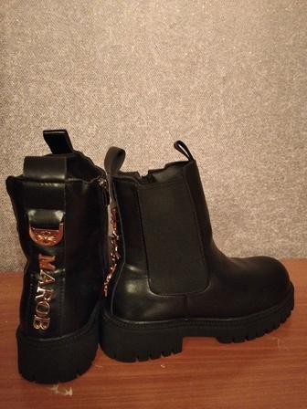 Продам женские сапоги