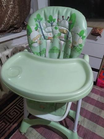 Детский стульчик для кормления