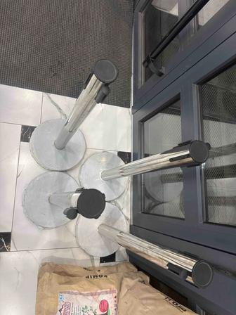 Напольная стойка- ограждения с лентой ХРОМ