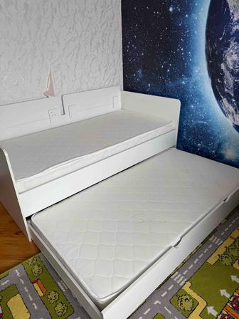 Продам кровать детскую.