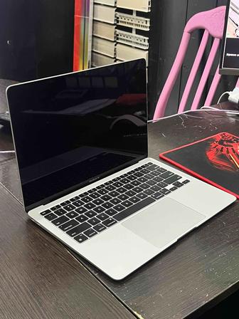 MacBook Air M1 2021