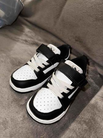 Продам кросовки