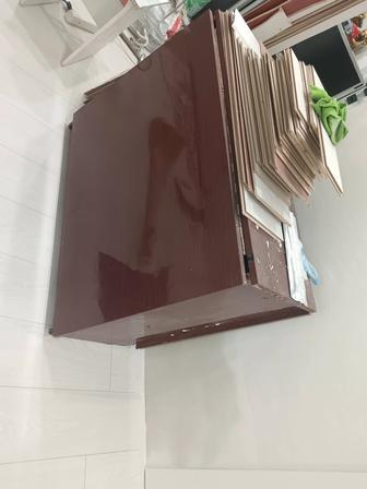 Продам стол книжку