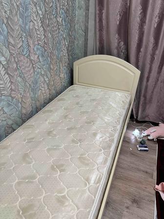 Кровать
