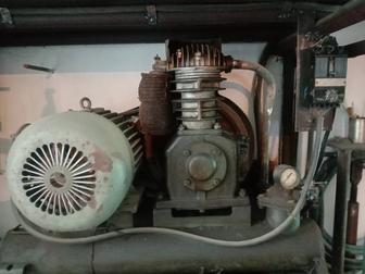 продам компрессор воздушный б/у . 380 В