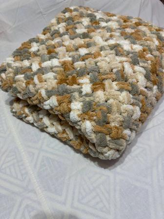 Плед ручной вязки