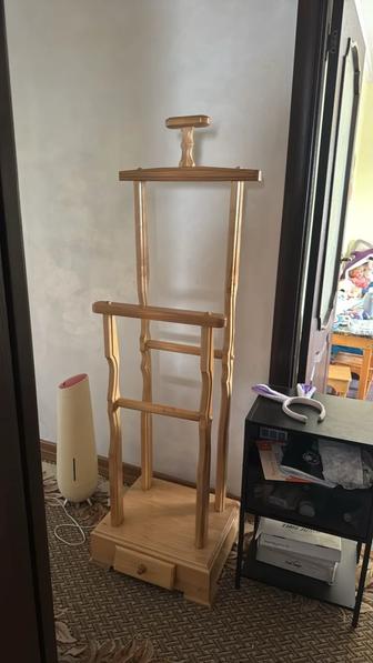 Продам стойку вешалку качественная деревянная ручная работа
