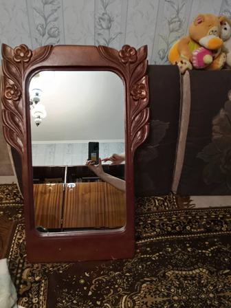 Срочно продам настенное зеркало, цена договорная