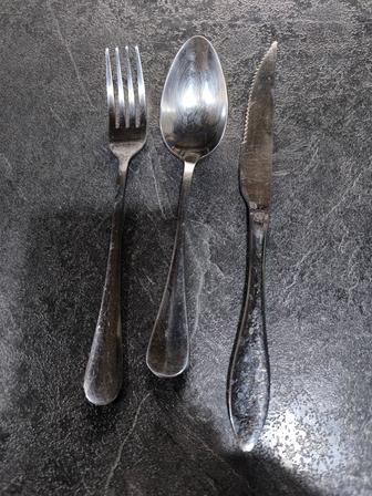 Продам столовые приборы