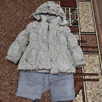 Продам зимний комбинезон для девочки