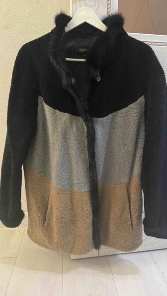 Продается дубленка из овечины покупала дорого в Стамбуле