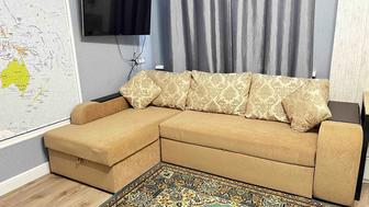 Срочно продам диван в хорошем состоянии. Длина 2,7 метра.