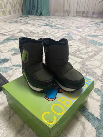 Продам ботинки для мальчиков