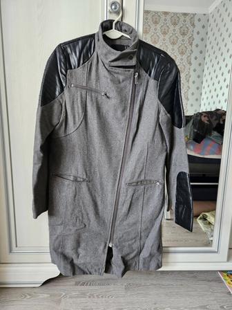 Женское пальто(все вещи за 5 000тг)