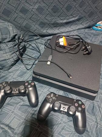 Продам срочно sony PlayStation 4 slim 1 ТБ памяти
