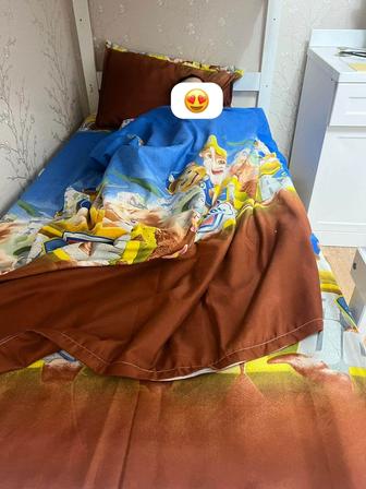 Детская двухъярусная кровать