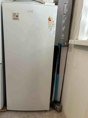 Продаю новый не пользовались холодильник и стиральную машину