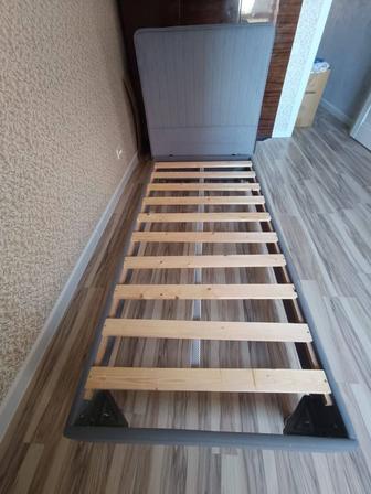 Продается кровать с матрасом