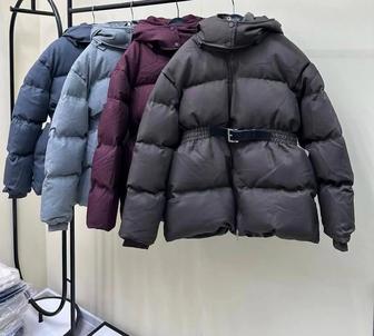 Куртка женская черного цвета